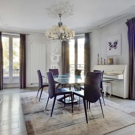 Arc De Triomphe Apartman